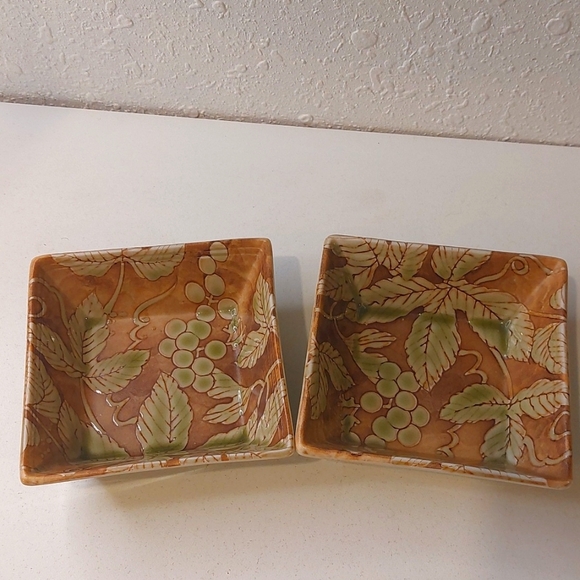 Sousako Japan Leaf and Grape Square Small Dishes (2) - Picture 2 of 3